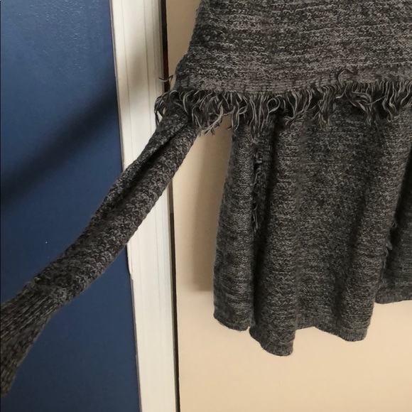 Knox Rose Gray Off the Shoulder Sweater - Picture 2 of 3